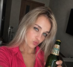1047856v85c4864c.jpg