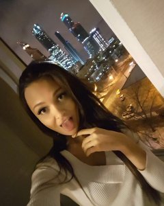 1284_girl1523552263_image.jpg