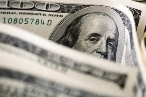 100-dollar-bills_266732-5643.jpg